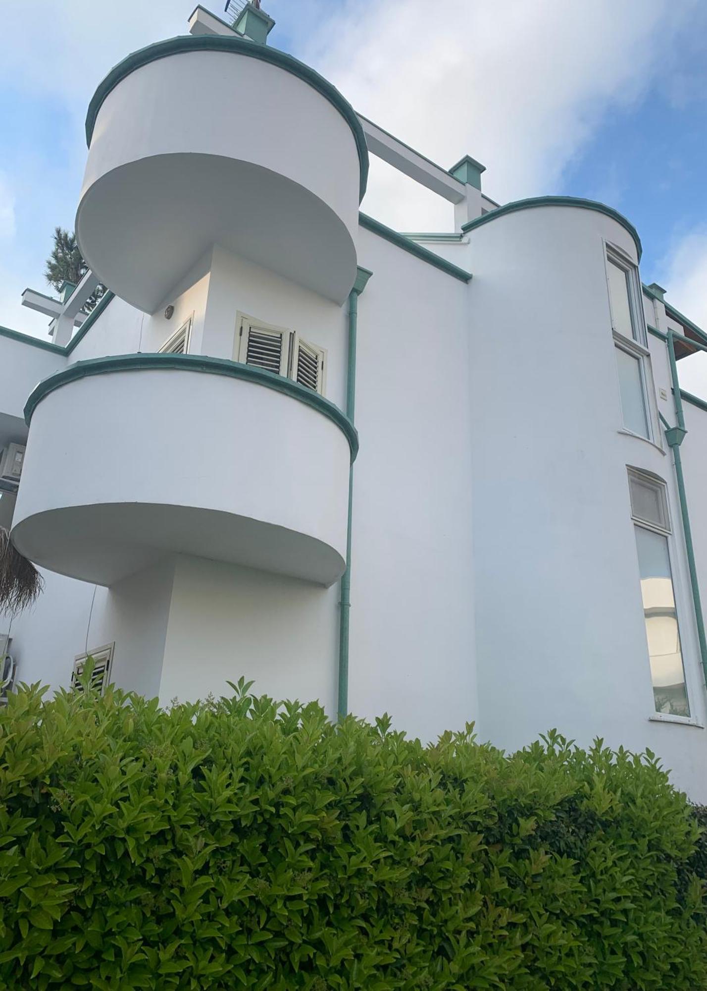Dyrrahu Villa